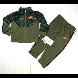 Nike Toddler Boy 2 Piece Jogging Set Tracksuit Jacket Pants Camo Size 12M